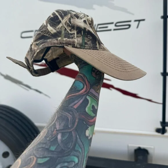 Vintage camo ducks unlimited hat
Strap back camouflage
Normal wear for age - Picture 2 of 4